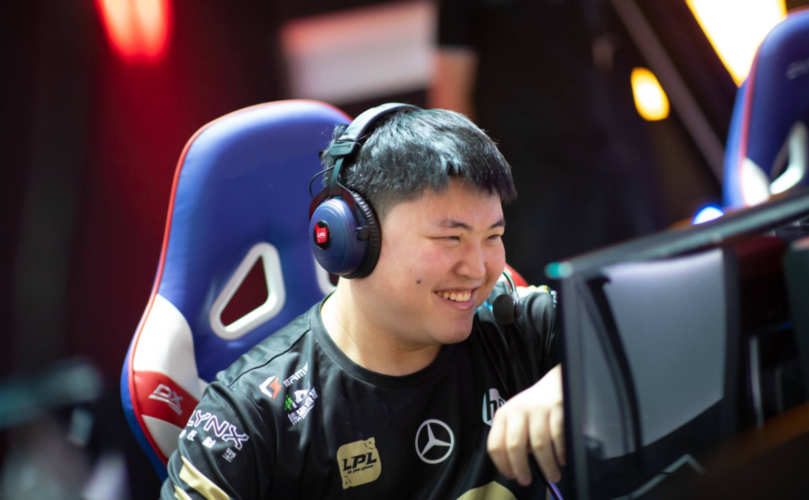 DRX2轻取EG，Uzi高光表现