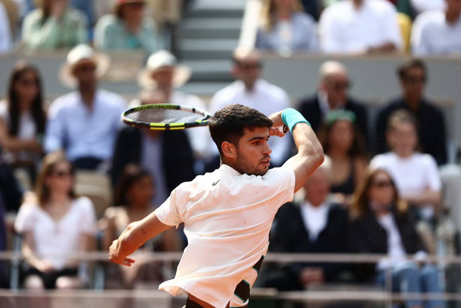 西班牙网球队碾压意大利网球队，阿尔卡拉斯绝境逆转的简单介绍