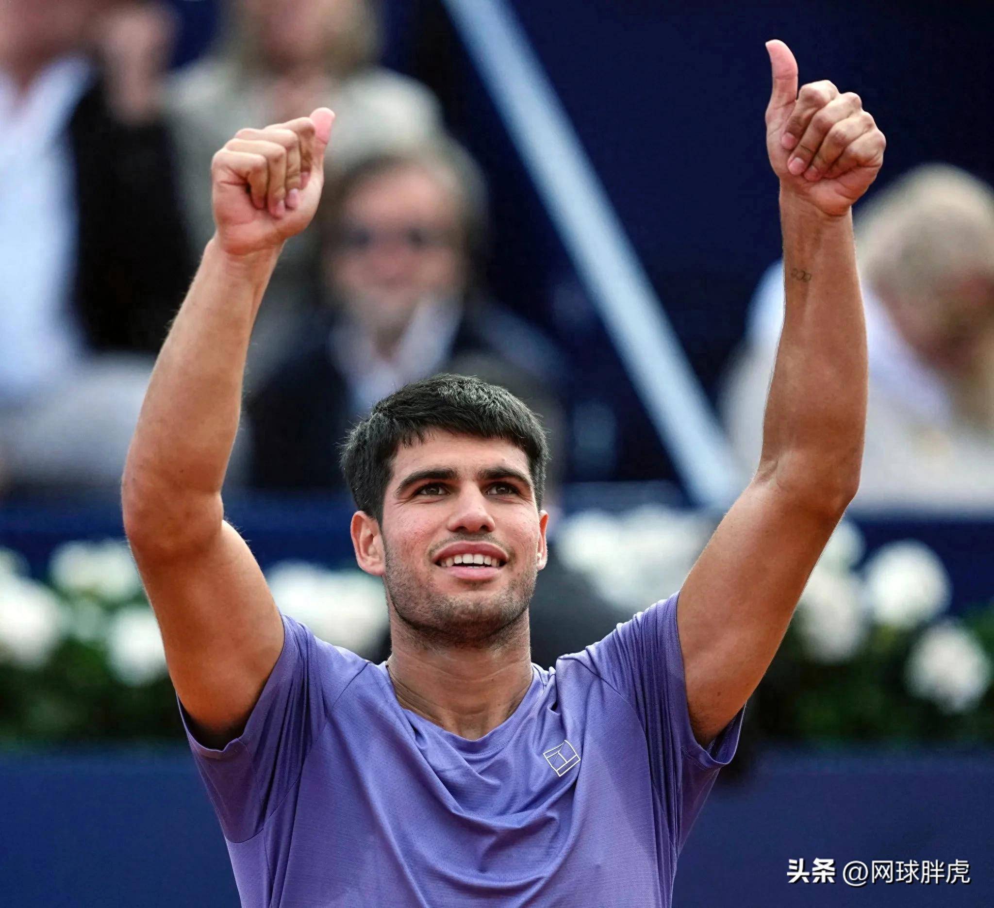 西班牙网球队翻盘美国网球队，阿尔卡拉斯爆发神勇的简单介绍