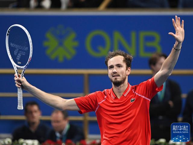 包含日本网球队血洗美国网球队，梅德韦杰夫打破历史纪录的词条