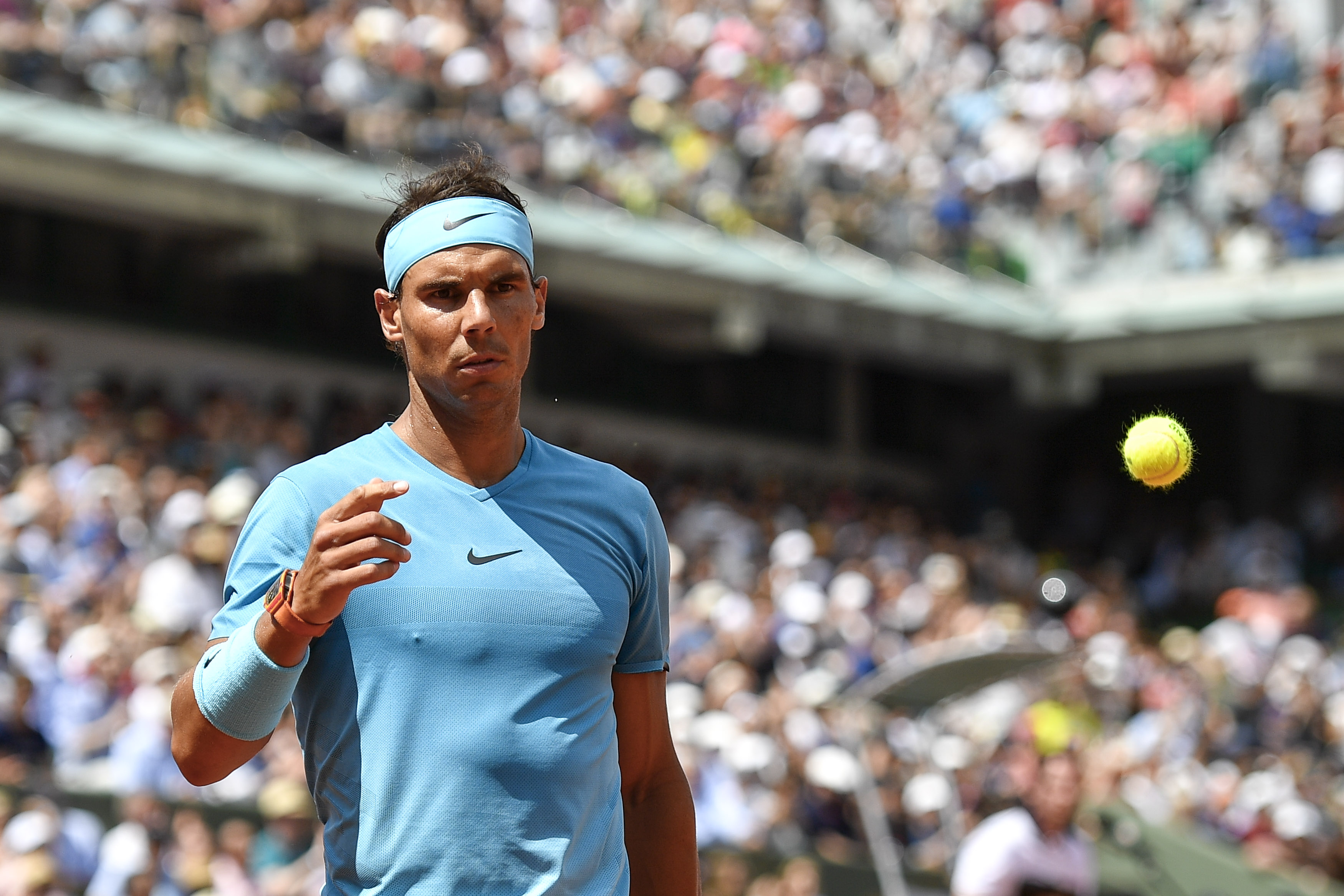 关于意大利网球队绝杀日本网球队，纳达尔三分雨点燃全场的信息