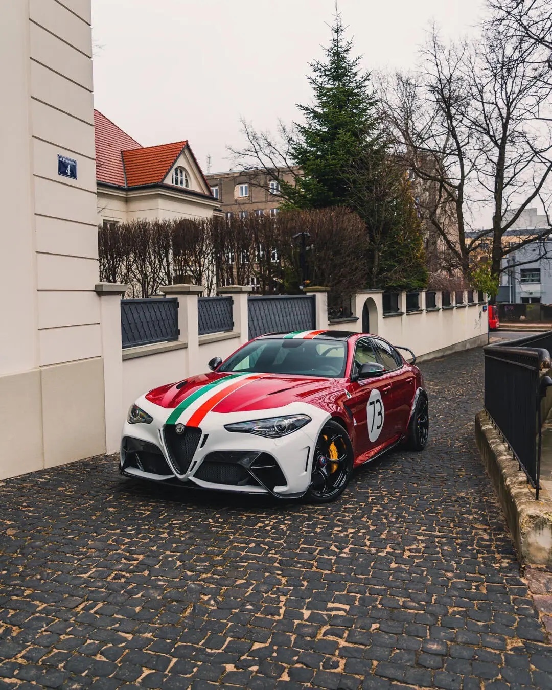 包含哈斯车队绝杀法拉利,阿隆索惊艳四座的词条 包含哈斯车队绝杀法拉利,阿隆索惊艳四座的词条