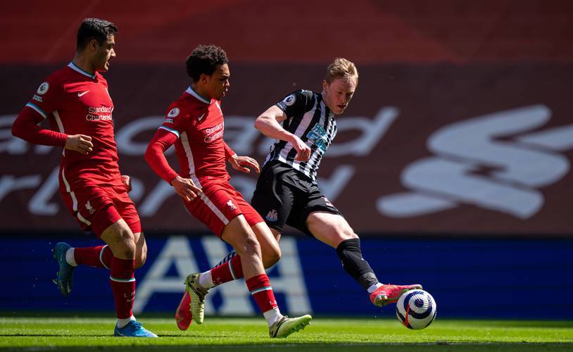 曼联主场完胜伯恩茅斯，球队状态稳定游刃有余的简单介绍