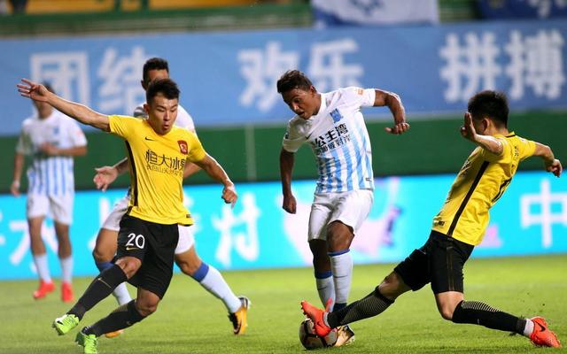 包含科隆恒大遭遇挑战，艰难夺得宝贵胜利的词条