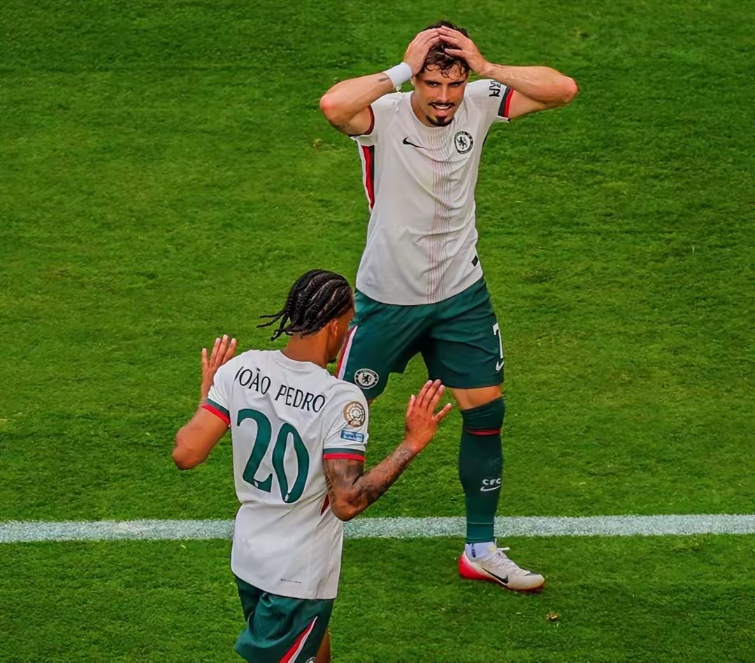 尤文图斯门将神勇扑救，帮助球队晋级欧冠八强！的简单介绍