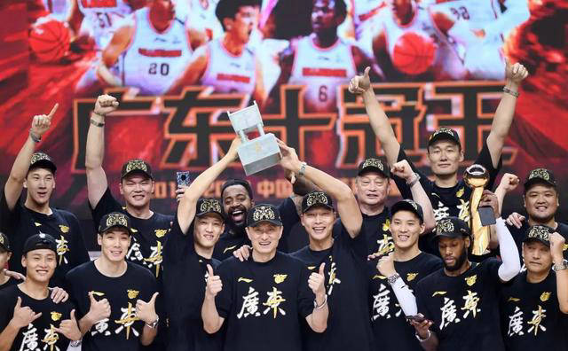 关于男篮联赛新赛季拉开帷幕，球迷翘首以待的信息