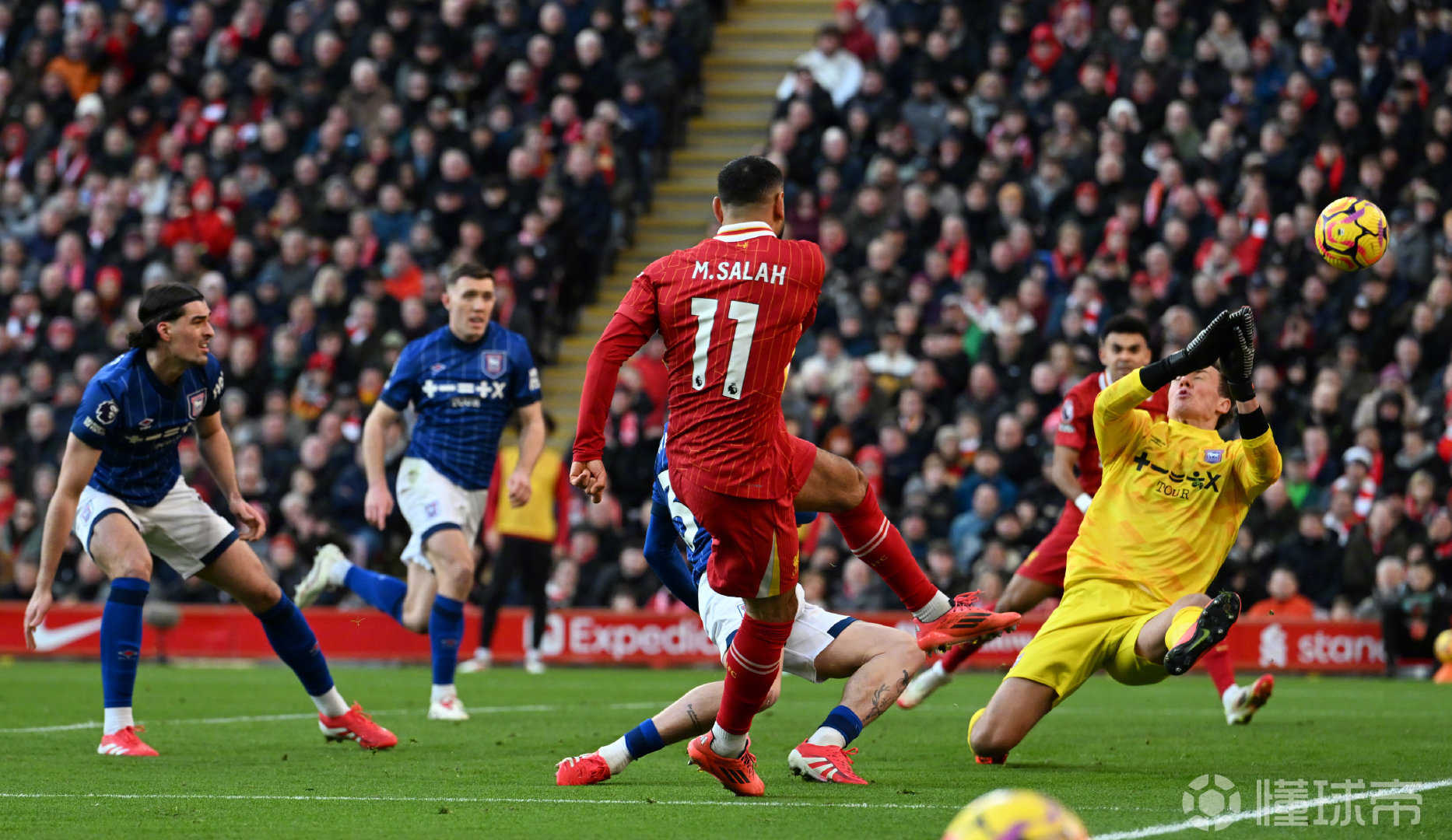 狼堡主场告捷利物浦仍领跑