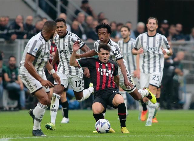 巴黎力克AC米兰，福登点燃赛场