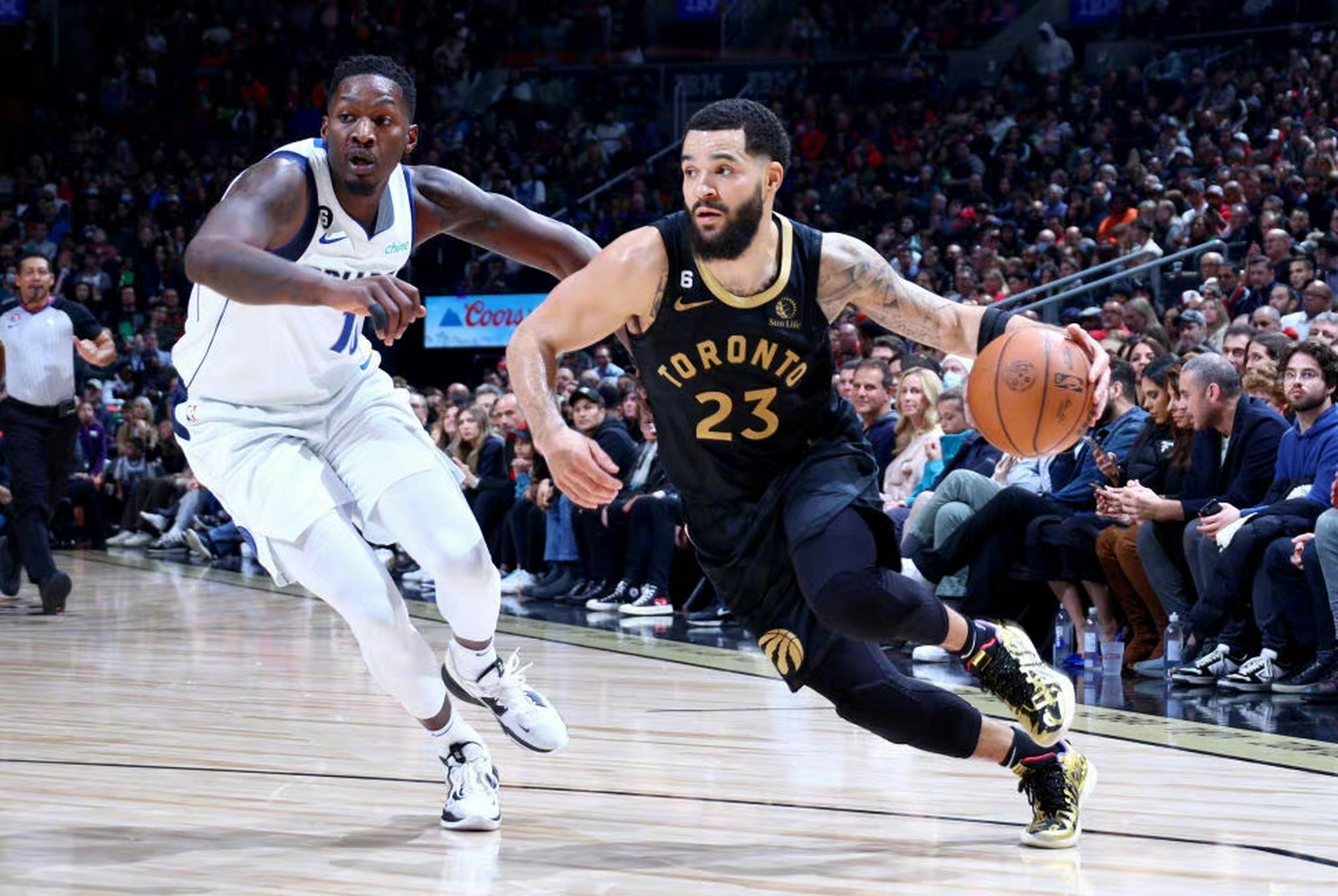 独行侠横扫国王，范弗利特刷新纪录的简单介绍