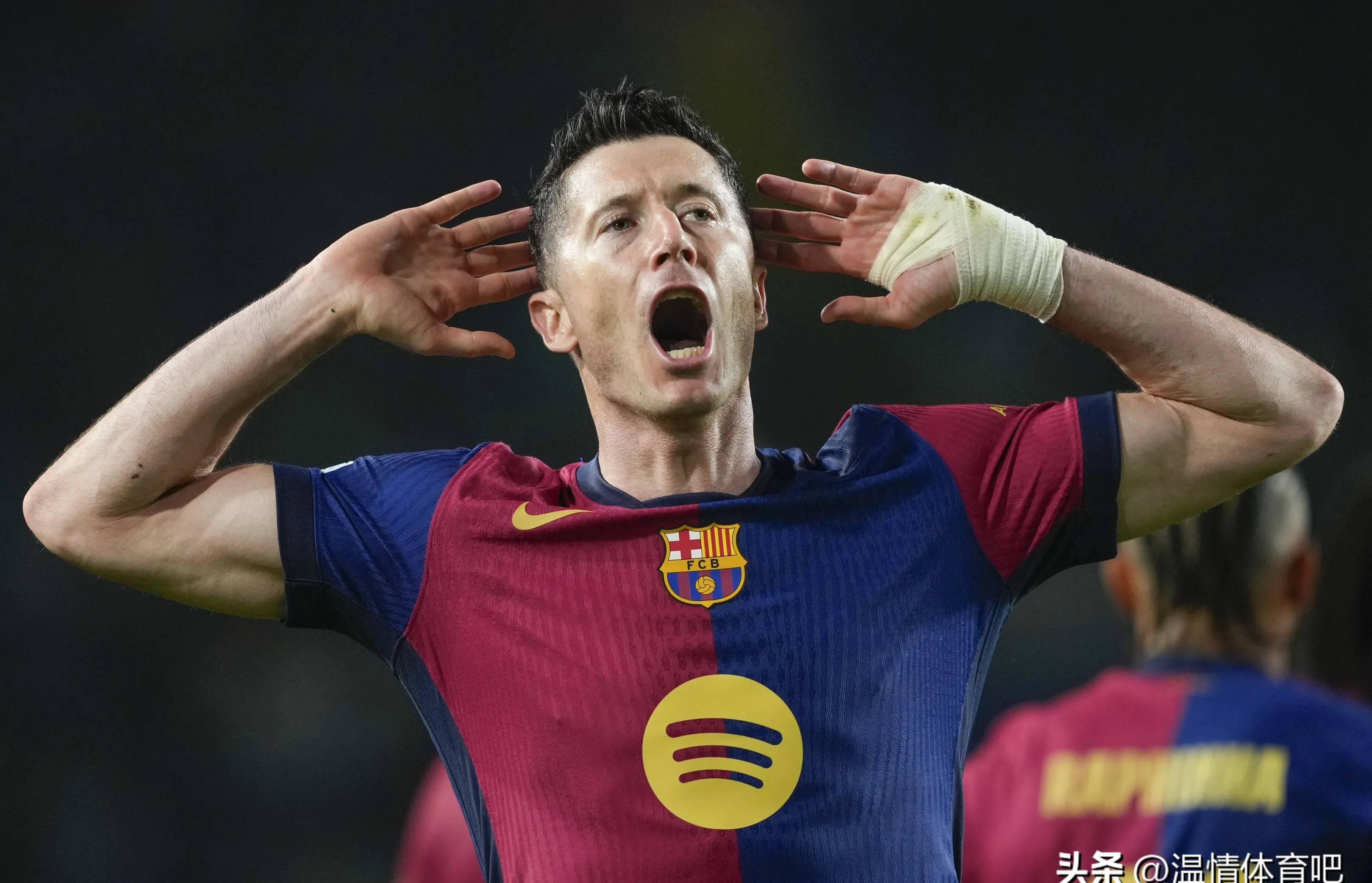 包含巴塞罗那力挫拜仁，取得重要胜利的词条