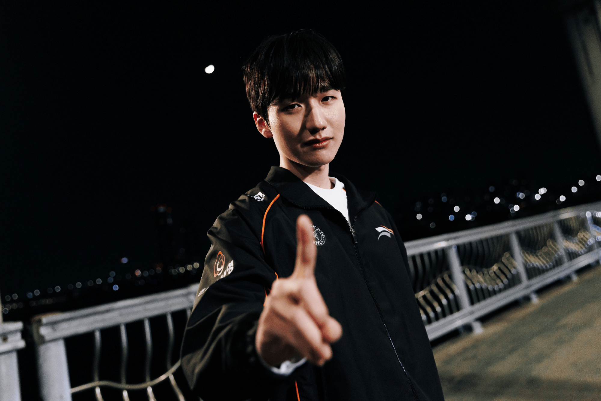 包含TES力克Rogue，Zeus爆发神勇的词条