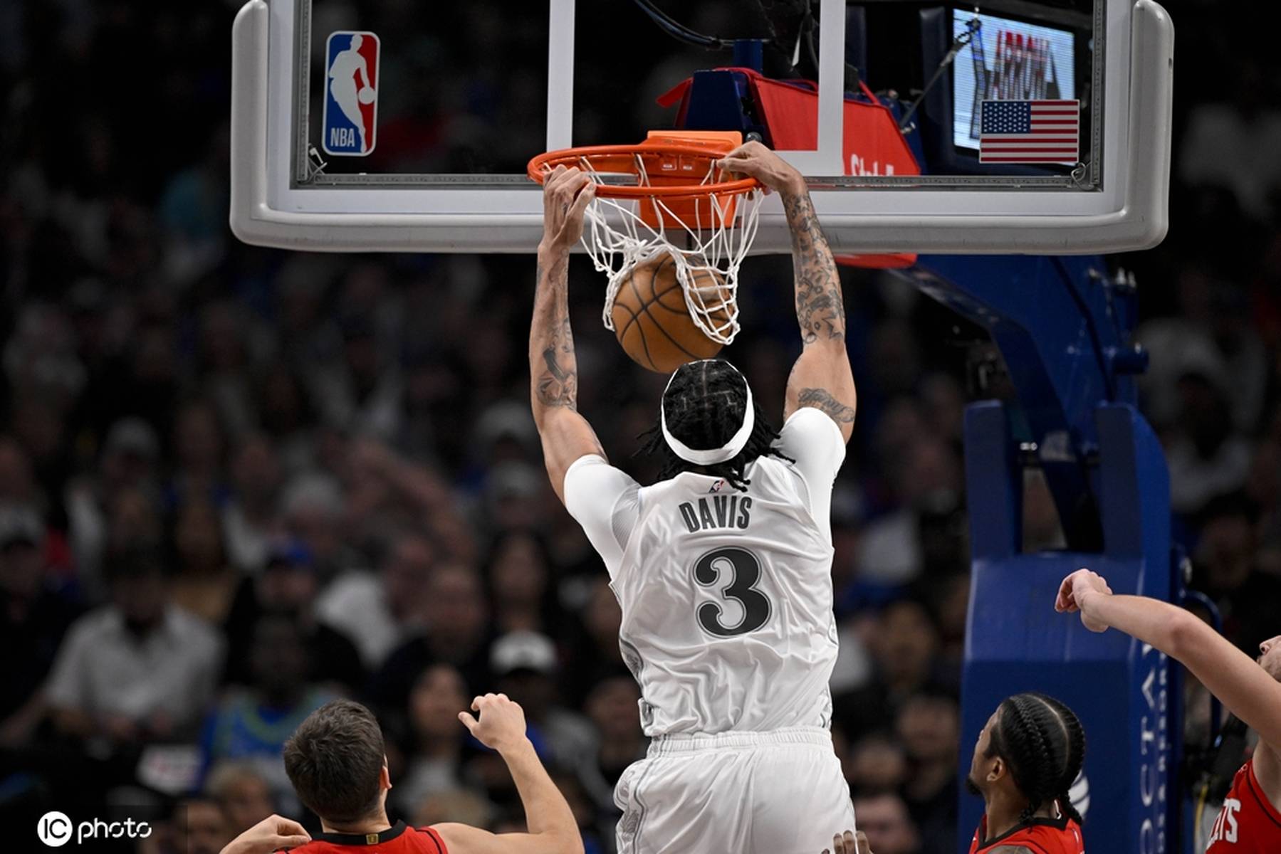 包含独行侠逆转步行者,浓眉高光表现的词条 包含独行侠逆转步行者,浓眉高光表现的词条