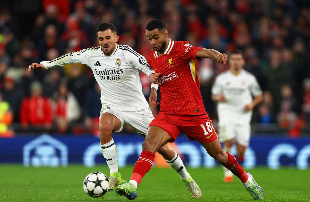 关于皇马-击败拜仁慕尼黑，提前出线的信息