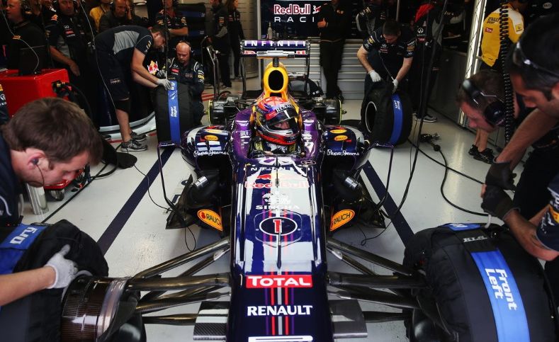 包含哈斯车队碾压红牛车队，阿隆索惊艳四座的词条