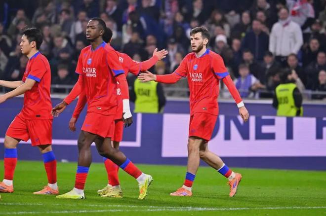 RGE鏖战100T，Crisp送出助攻的简单介绍