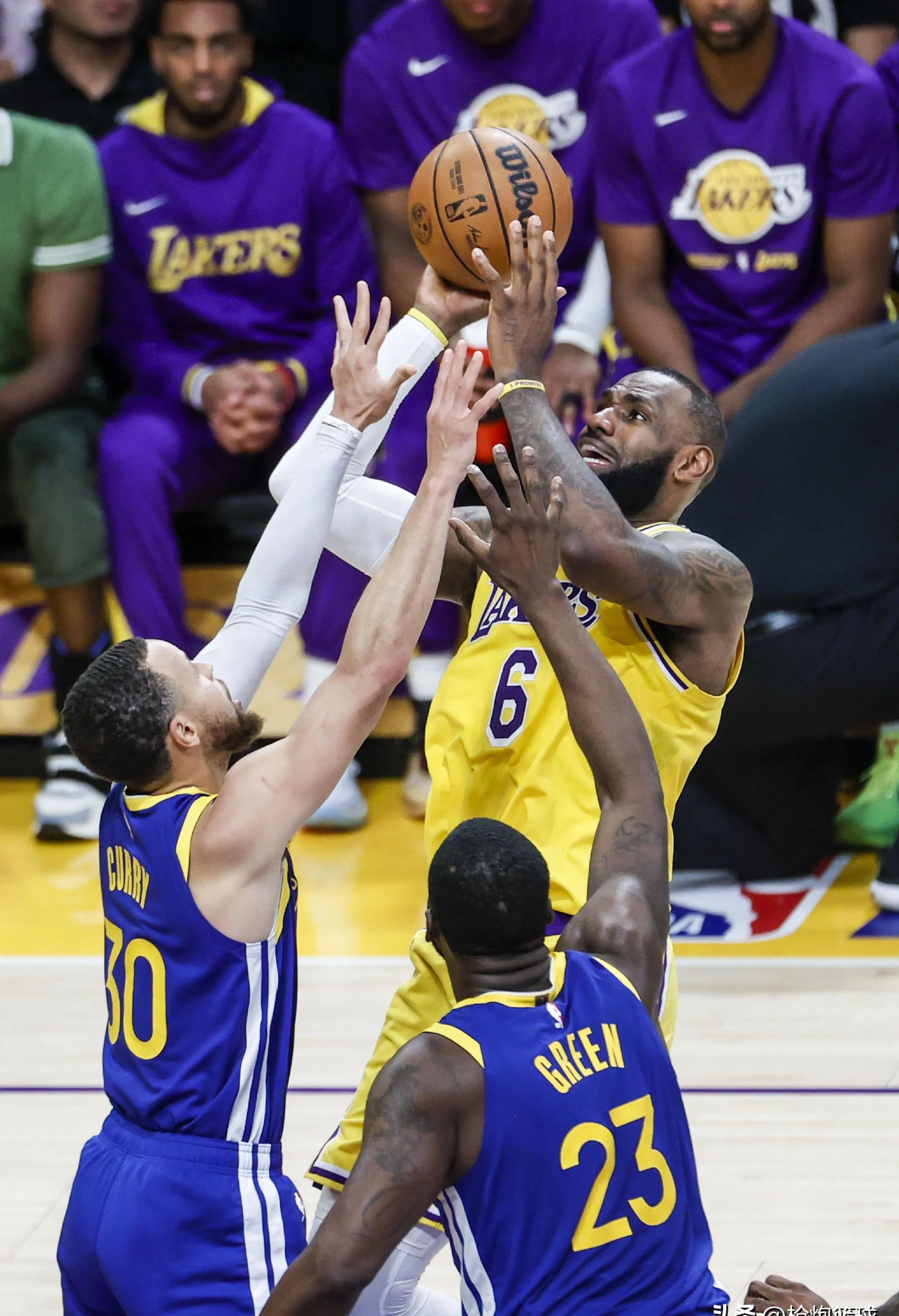 热火客场击败雄鹿,豪取六连胜的简单介绍 热火客场击败雄鹿,豪取六连胜的简单介绍