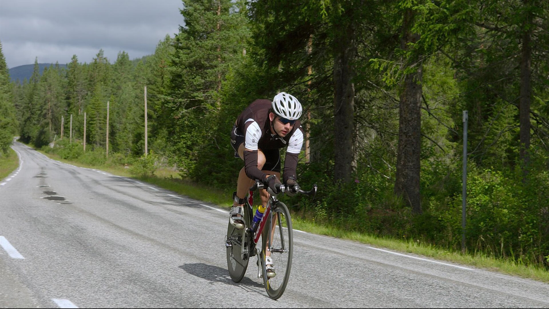 从厄德高统治全场到罗马收割哥伦比亚,足球场上的战术革命与文明隐喻