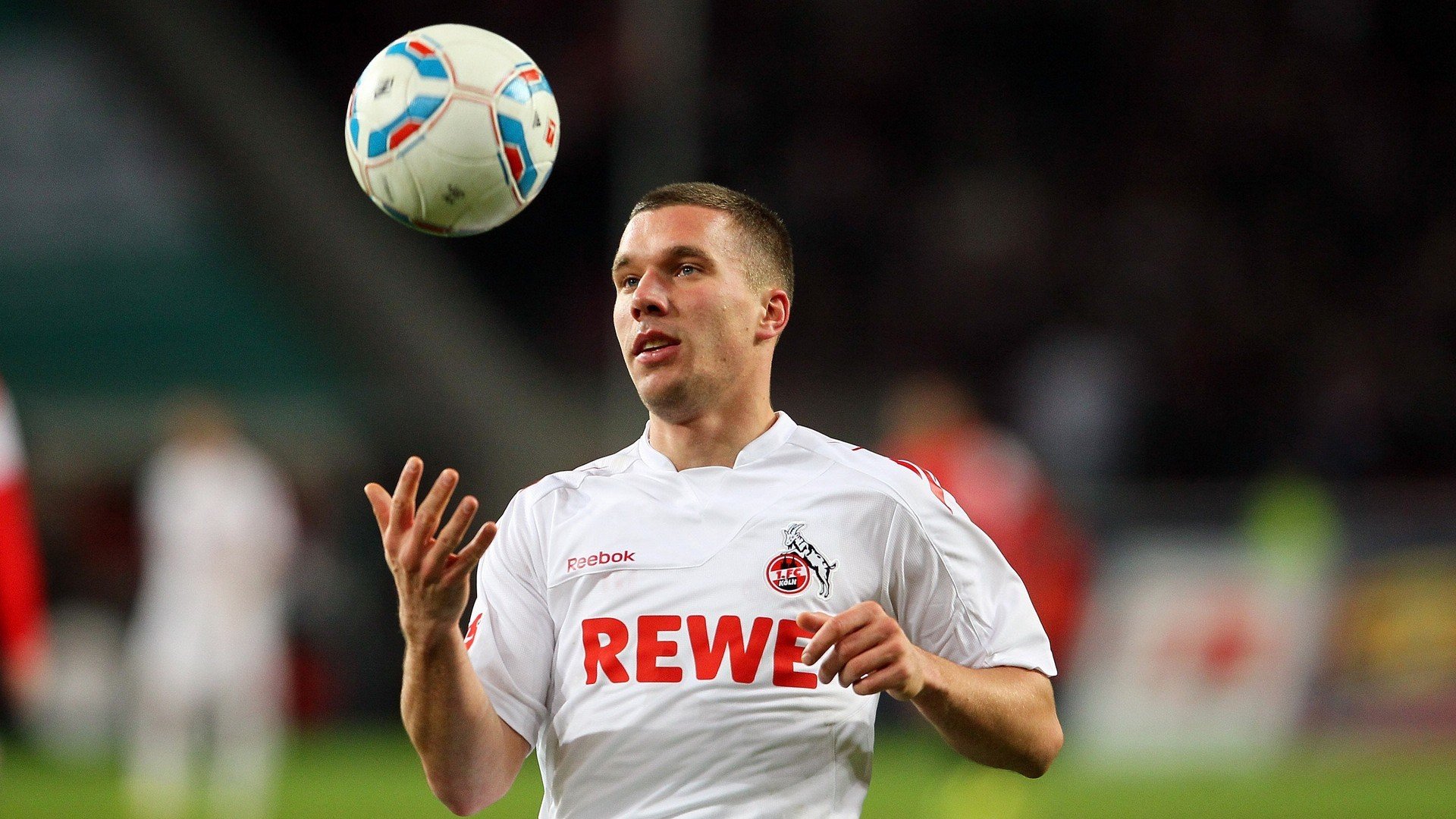 斯通斯爆发！喀麦隆旋风粉碎多特蒙德，非洲足球新纪元开启